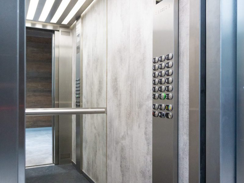 petr-magera-UlH5Bj0-9aU-unsplash